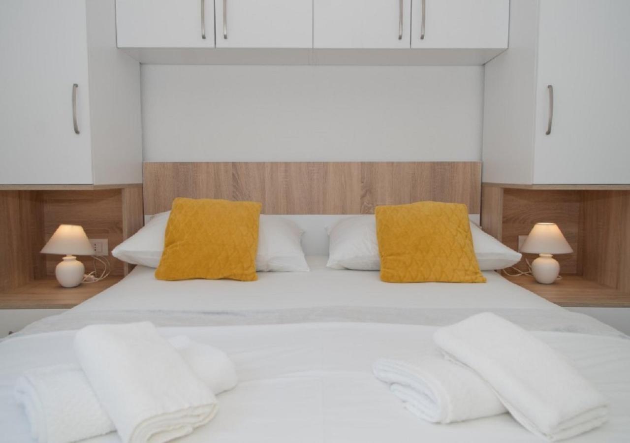 Seaview Oscar Apartman *